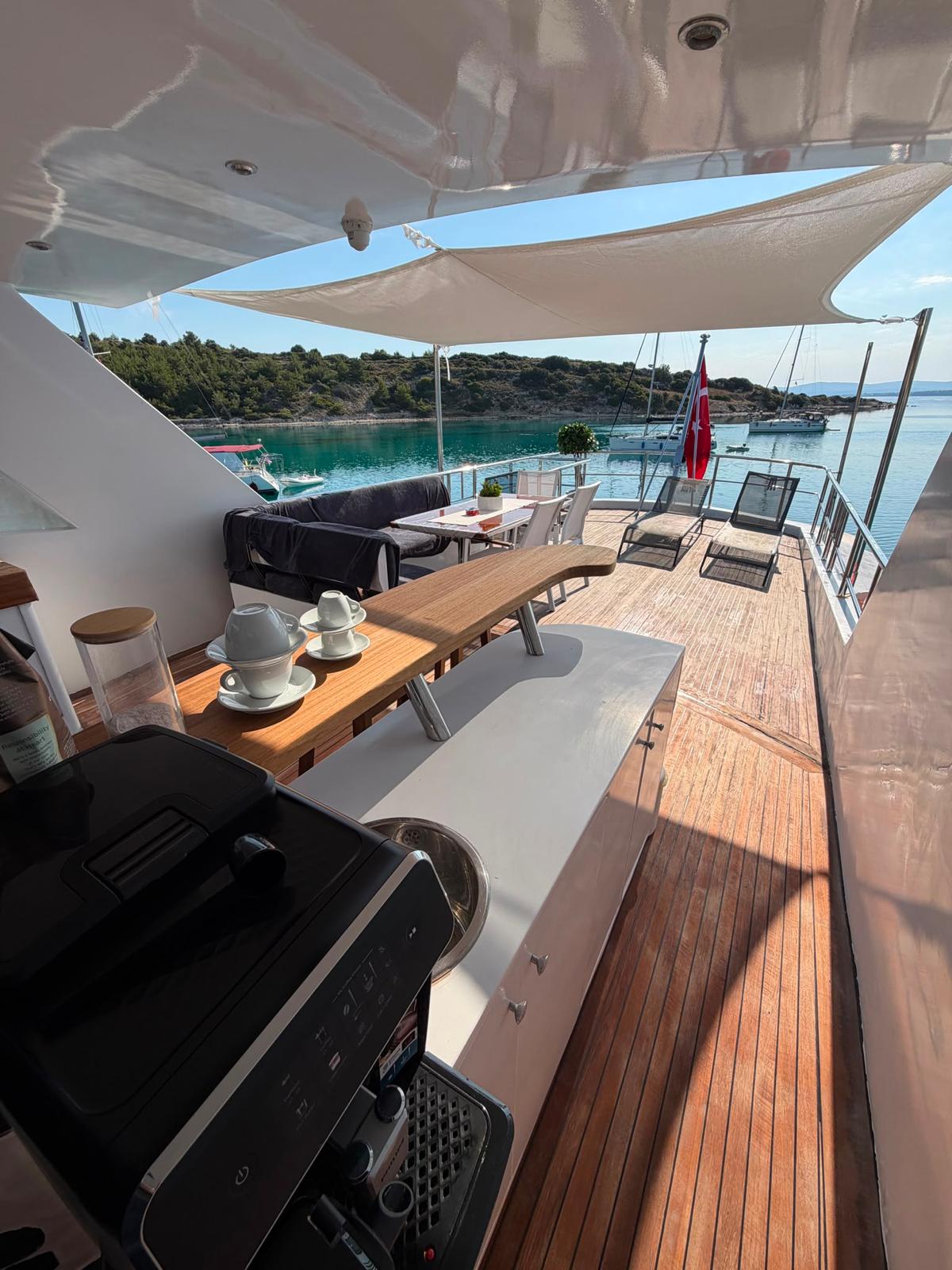 Velora23