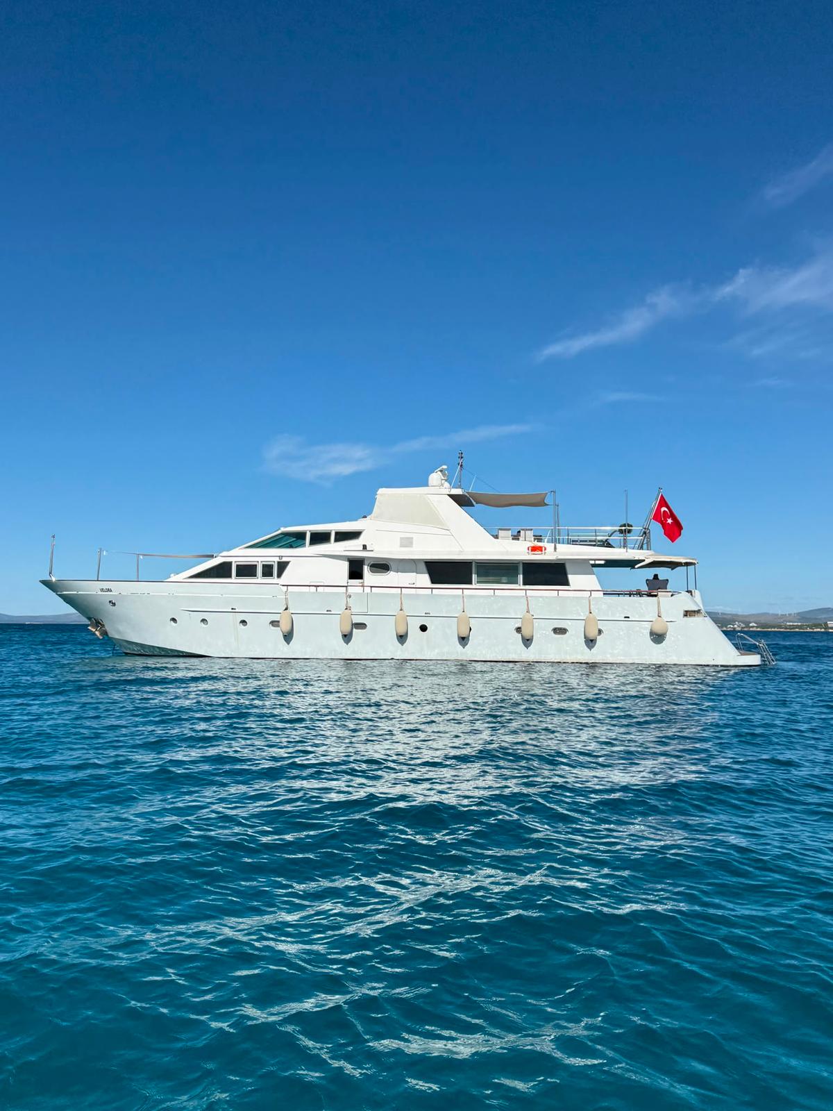 Velora75