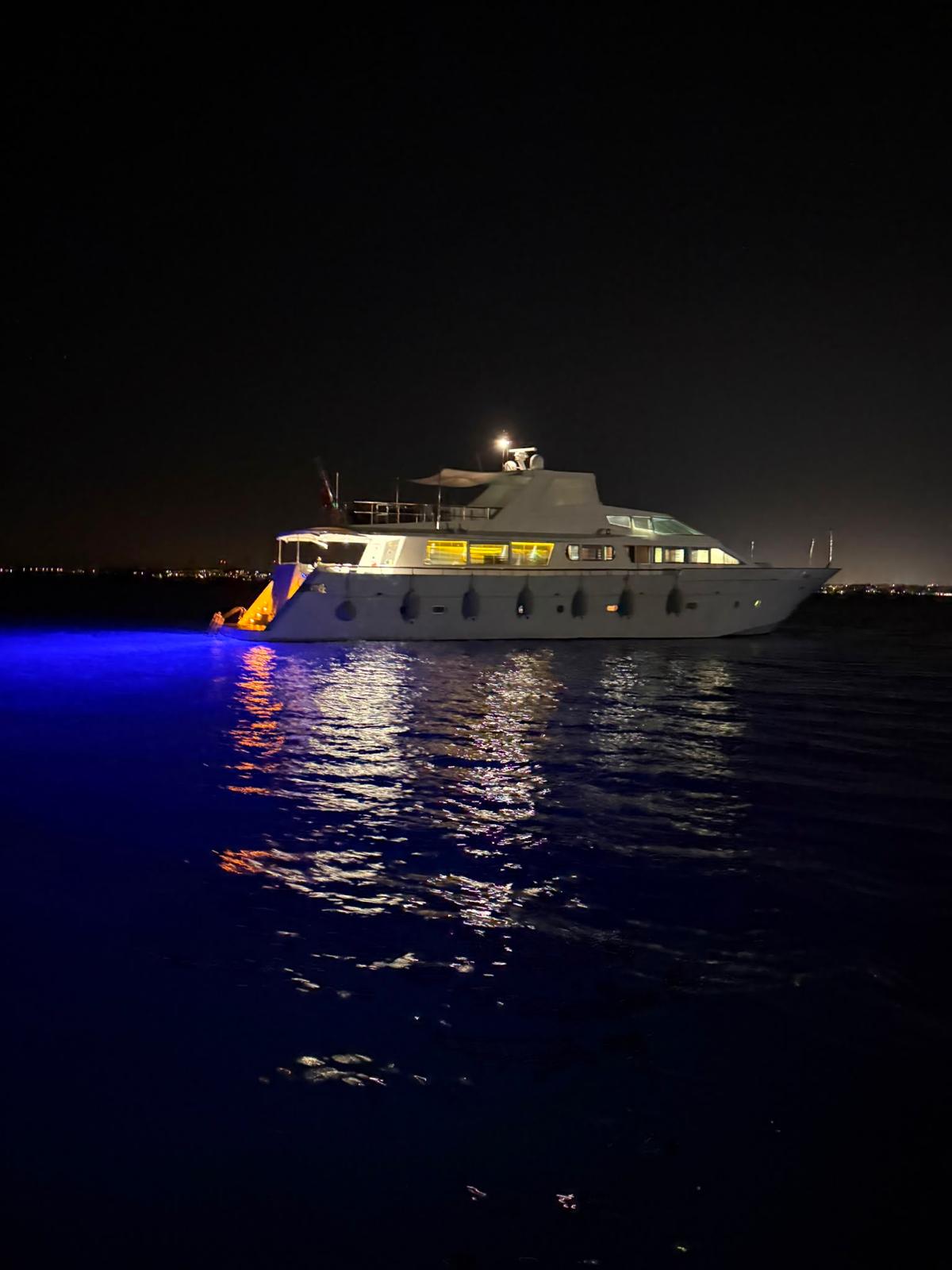 Velora77