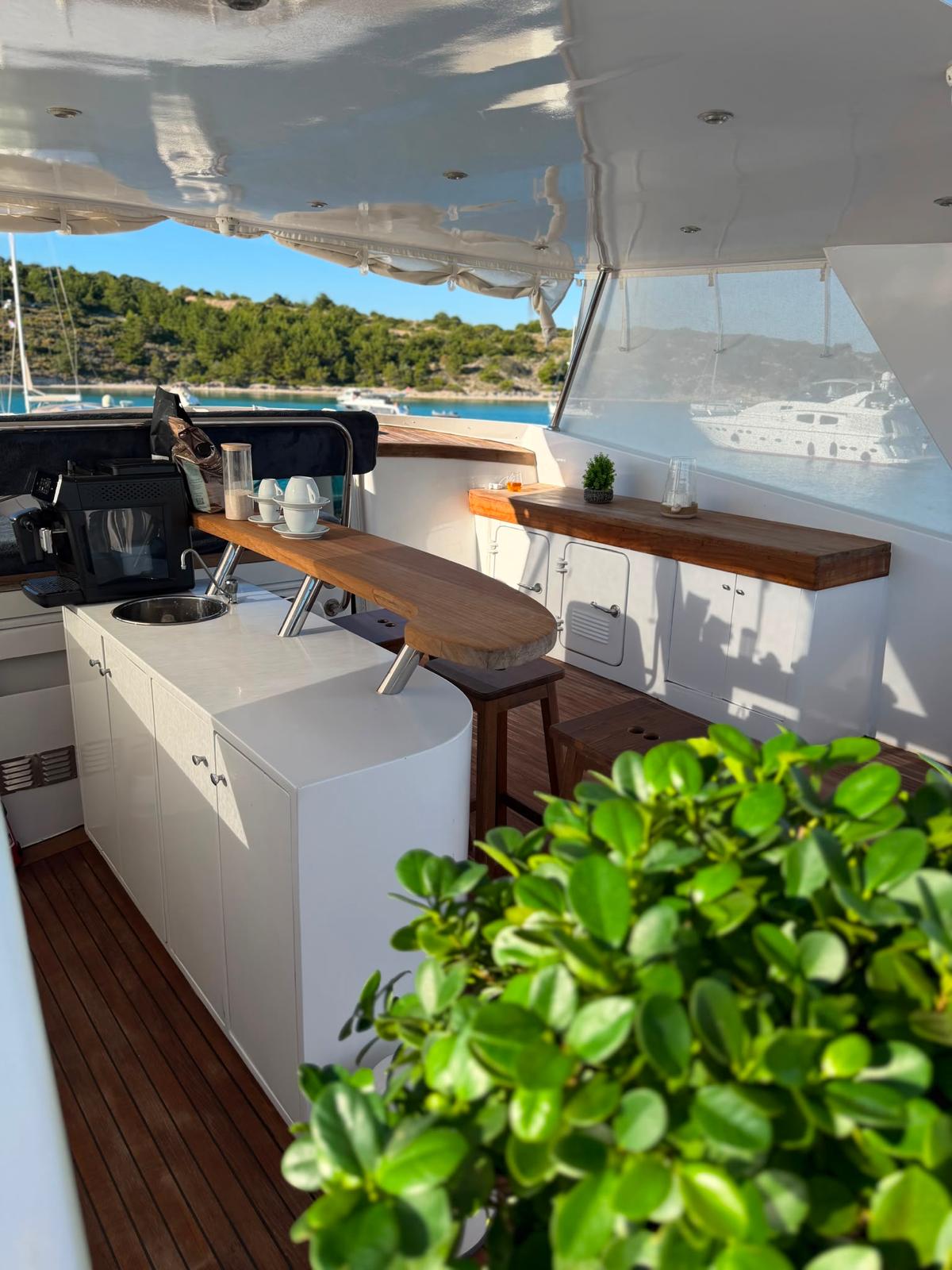 Velora25